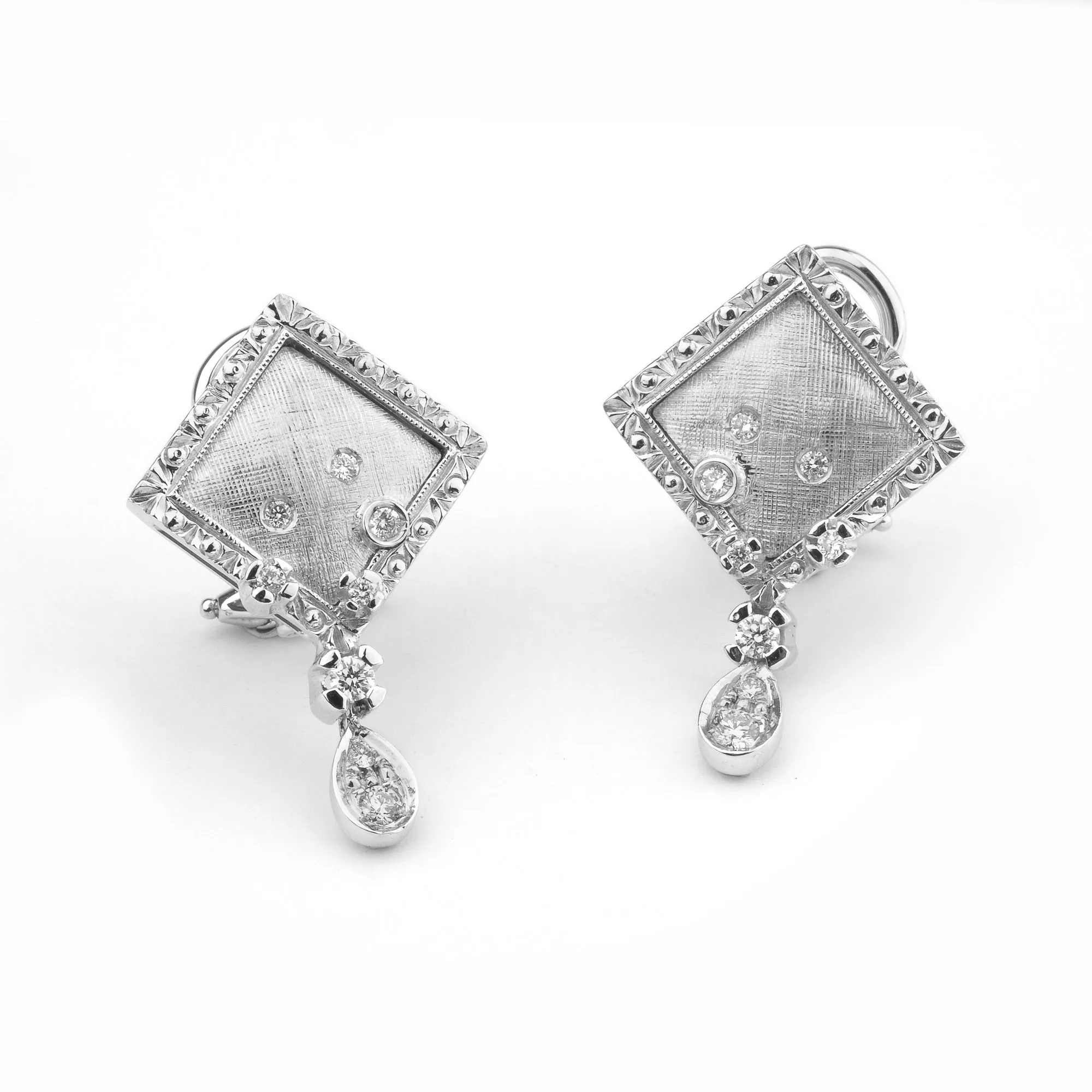 Florentine finish 18k gold and diamonds earrings