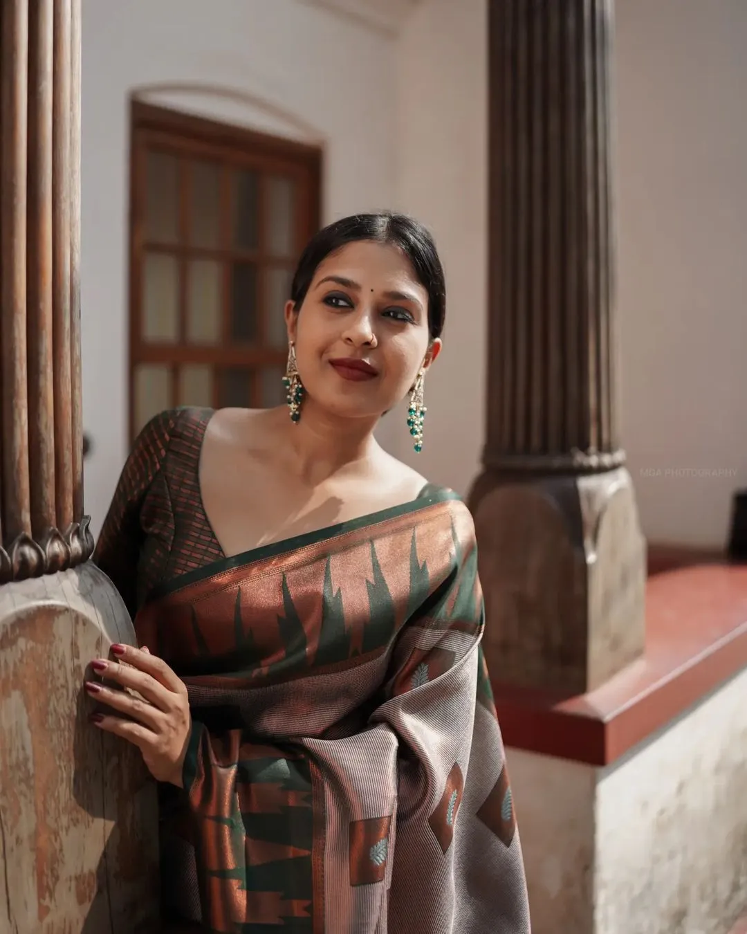 Luxuriant Grey Soft Silk Saree With Panoply Blouse Piece