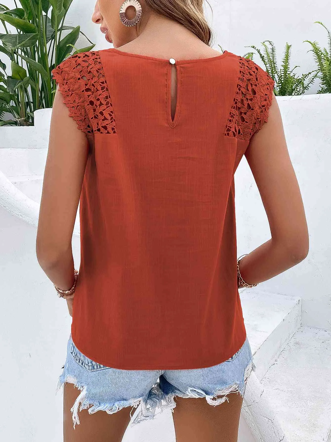 Spliced Lace Cap Sleeve Top